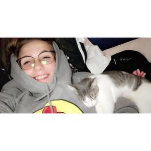 Meet your Posher, Laci